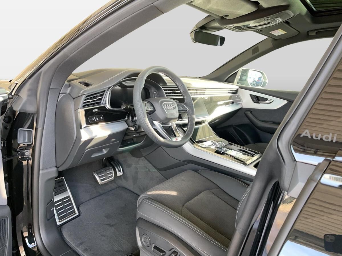 Audi Q8 SUV S line business TFSI e quattro tiptronic