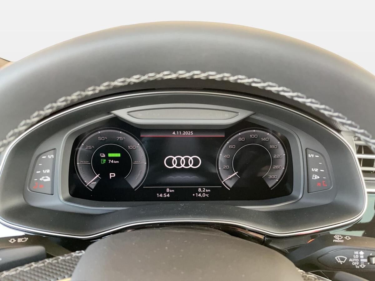 Audi Q8 SUV S line business TFSI e quattro tiptronic