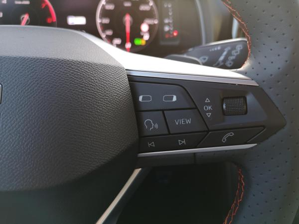 Seat Arona FR 1.0 TSI (85kw) 116PS PDC v+h KAMERA SHZ AAC ACC