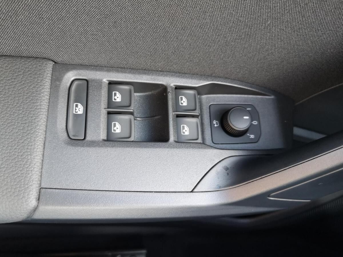 Seat Arona FR 1.0 TSI (85kw) 116PS PDC v+h KAMERA SHZ AAC ACC