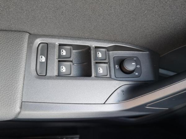 Seat Arona FR 1.0 TSI (85kw) 116PS PDC v+h KAMERA SHZ AAC ACC