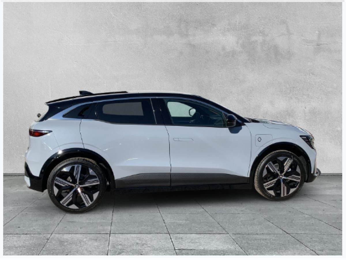 Renault Megane E-Tech Iconic 220 Comfort Range