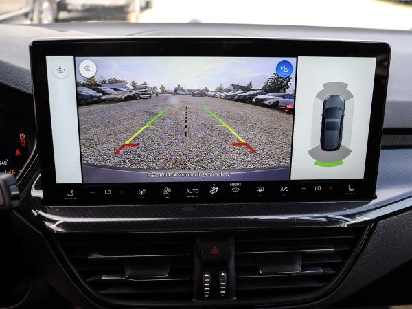 Ford Focus Turnier ST-Line X 155PS Aut. FAP Winter Parking Styling