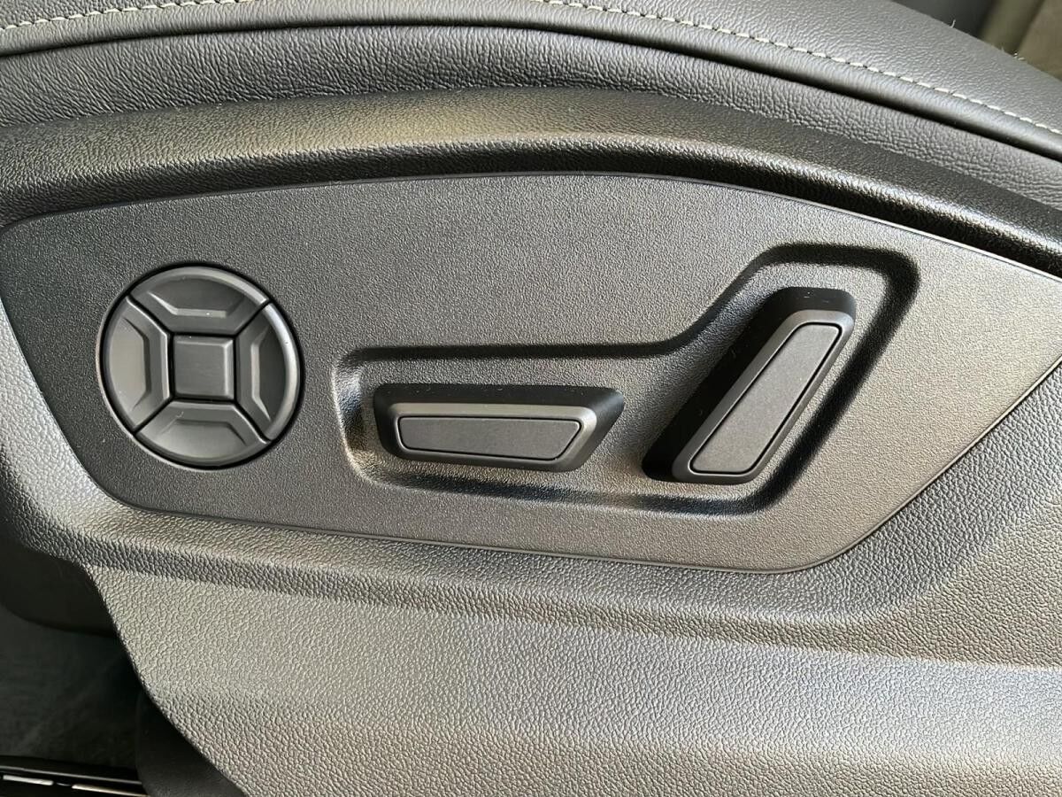 Audi Q8 SUV S line business TFSI e quattro tiptronic