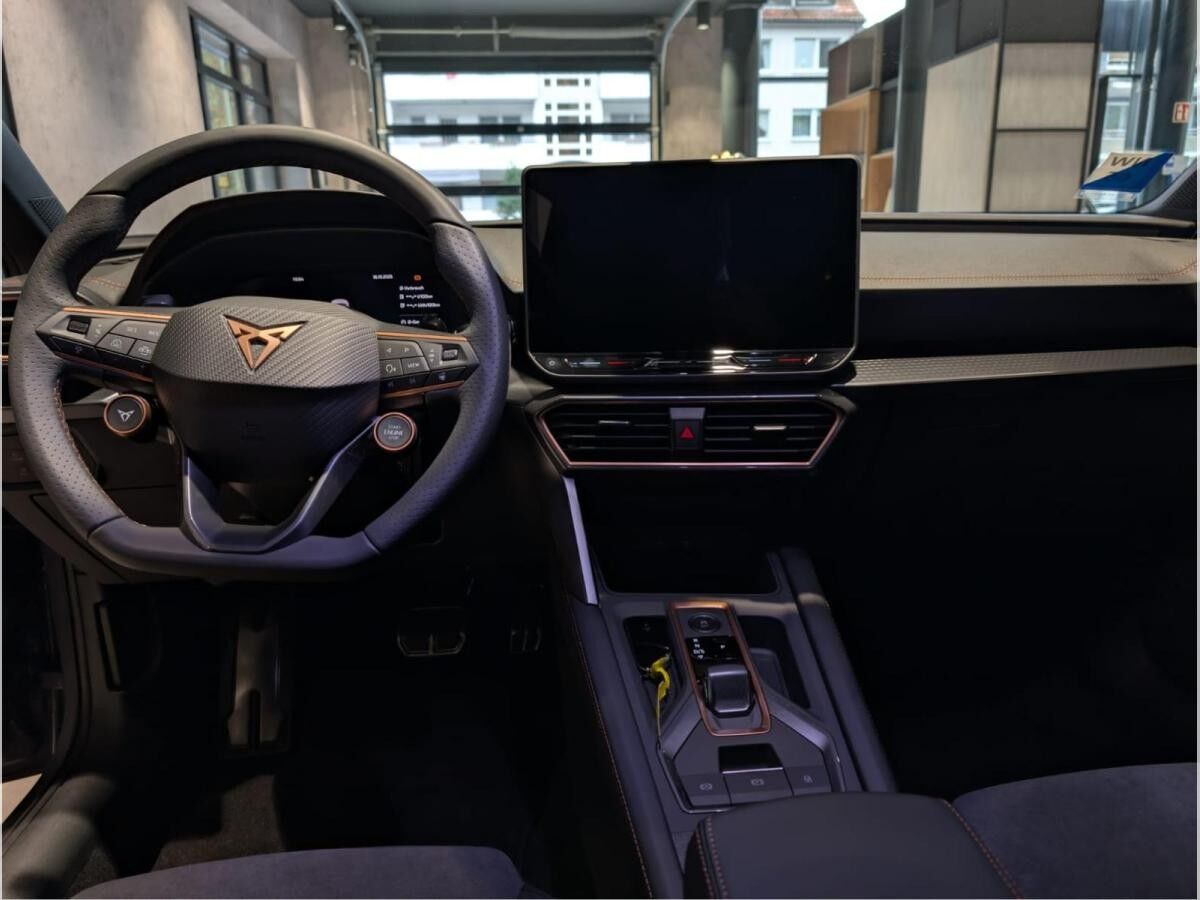 Cupra Leon SOFORT VERFÜGBAR! VZ Black Edition 1.5 e-Hybrid 200kW (272PS) 6-Gang DSG