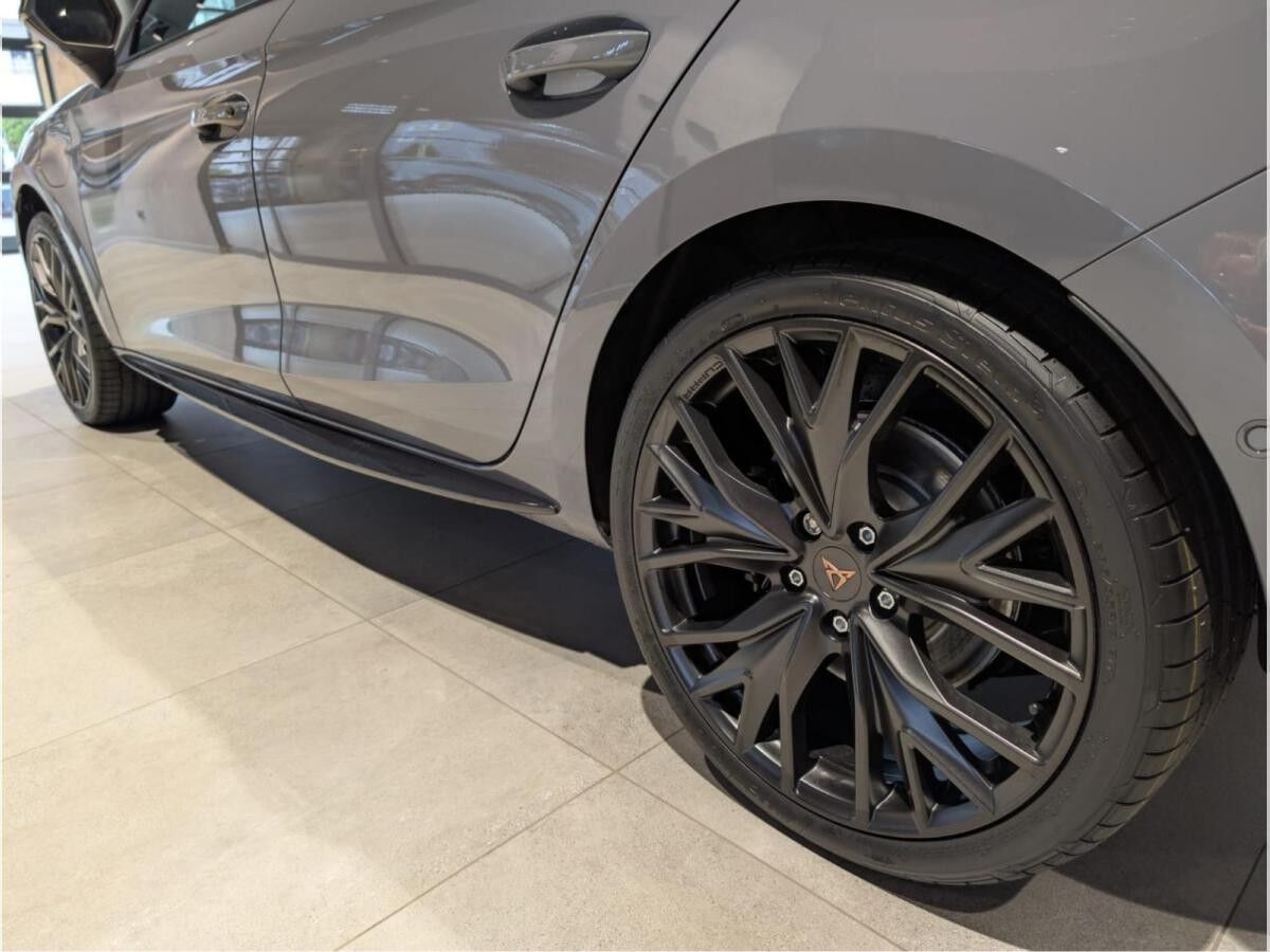 Cupra Leon SOFORT VERFÜGBAR! VZ Black Edition 1.5 e-Hybrid 200kW (272PS) 6-Gang DSG
