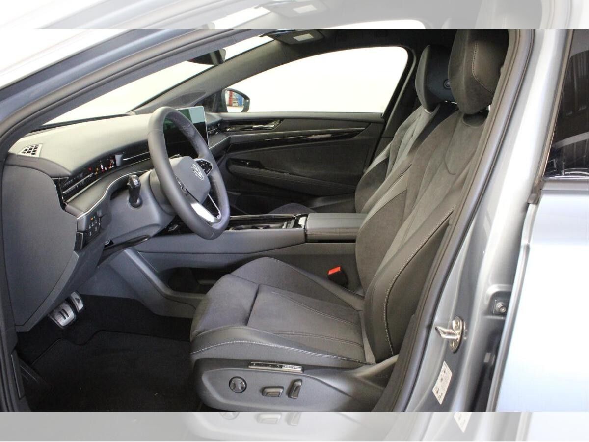 Volkswagen ID.7 Tourer Pro AHK INTERIEURPAKET EXTERIEURPAKET