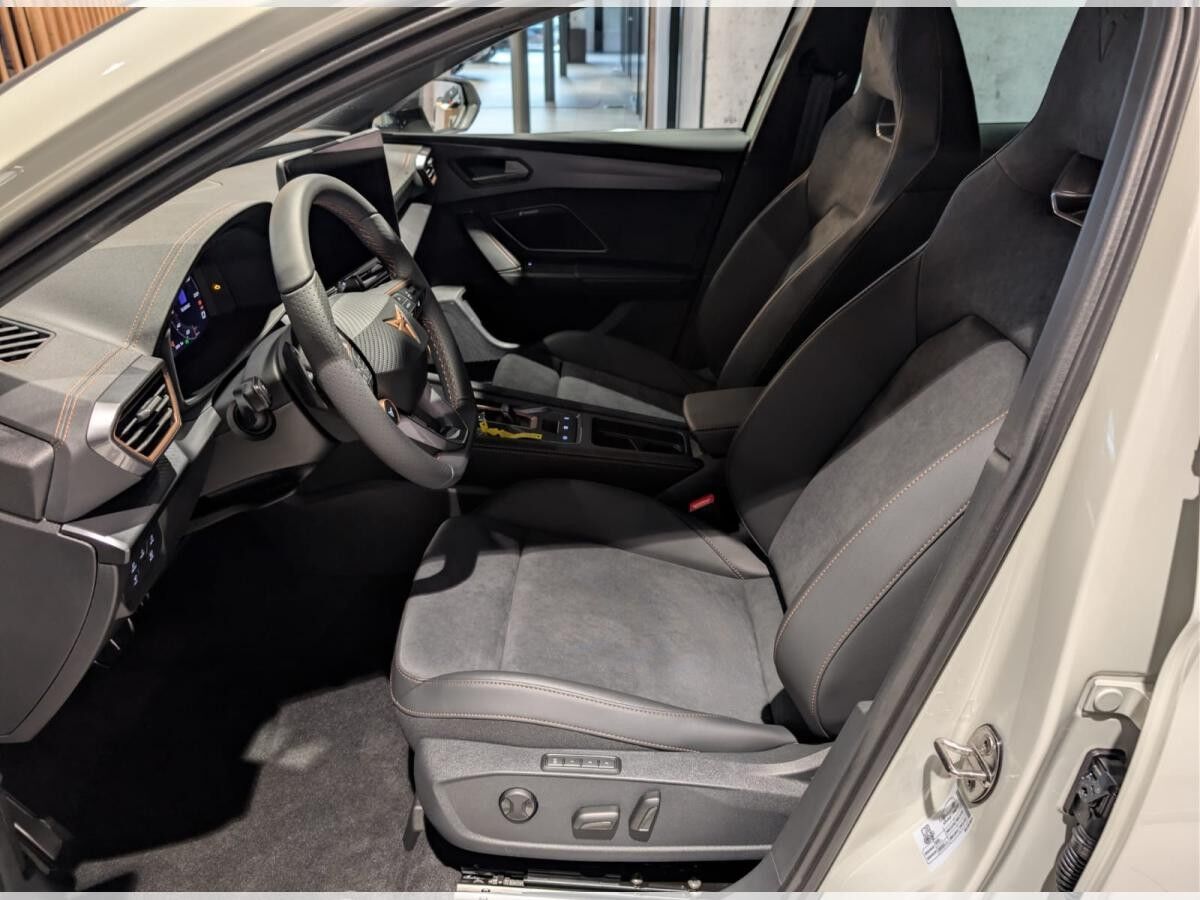 Cupra Leon SOFORT VERFÜGBAR! Sportstourer VZ Black Edition 1.5 e-Hybrid 200kW (272PS)