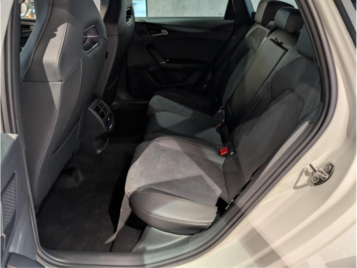 Cupra Leon SOFORT VERFÜGBAR! Sportstourer VZ Black Edition 1.5 e-Hybrid 200kW (272PS)