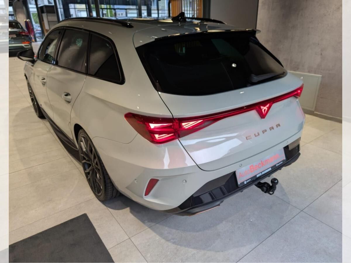 Cupra Leon SOFORT VERFÜGBAR! Sportstourer VZ Black Edition 1.5 e-Hybrid 200kW (272PS)