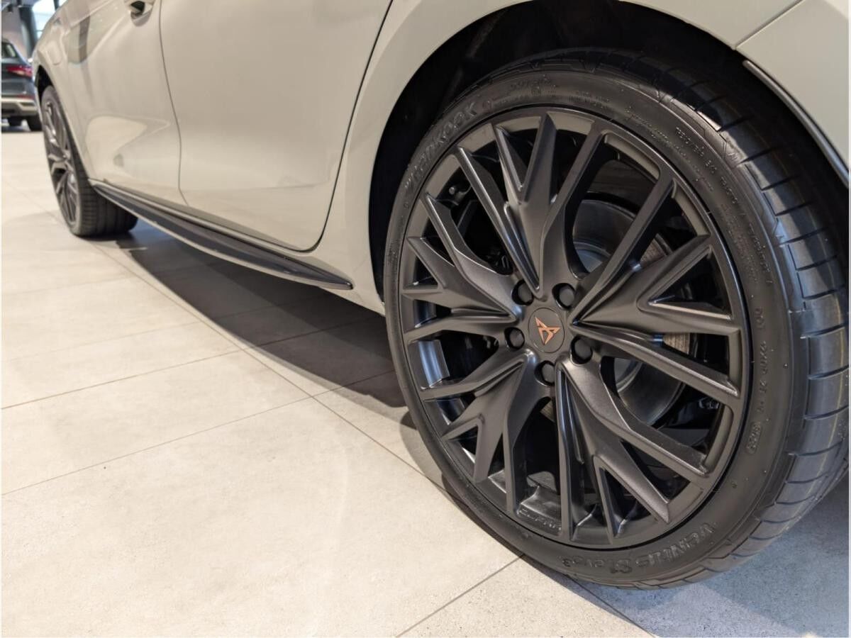 Cupra Leon SOFORT VERFÜGBAR! Sportstourer VZ Black Edition 1.5 e-Hybrid 200kW (272PS)