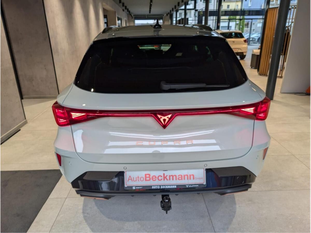 Cupra Leon SOFORT VERFÜGBAR! Sportstourer VZ Black Edition 1.5 e-Hybrid 200kW (272PS)