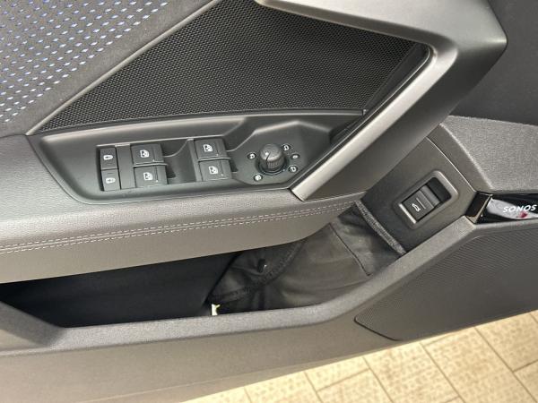 Audi RS3 Sportback MATRIX*Vmax290*RS-AGA*HuD*Keramik