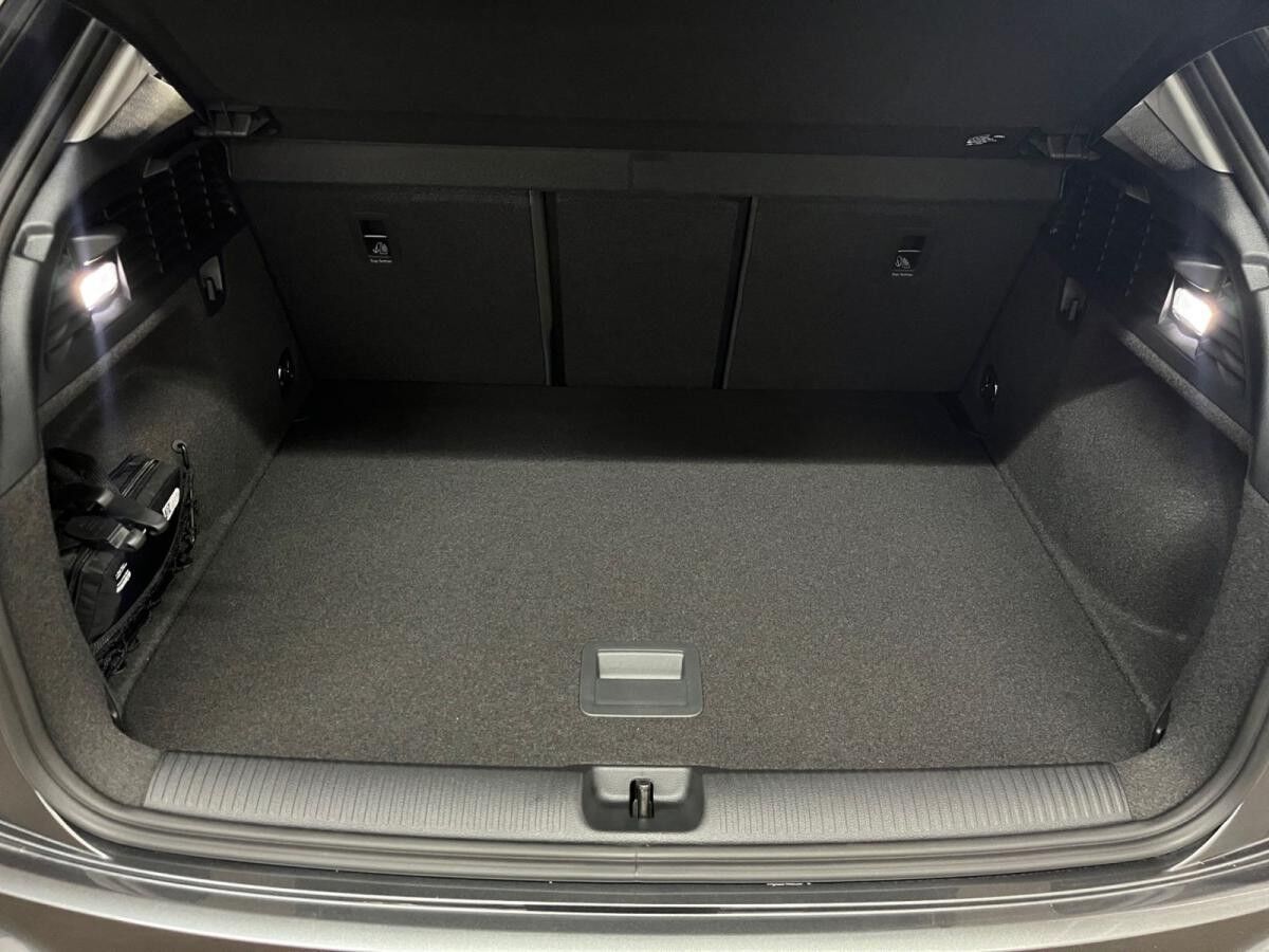 Audi Q2 S line S line Matrix LED AHK Smartph.Interface Assistenzp. Parken