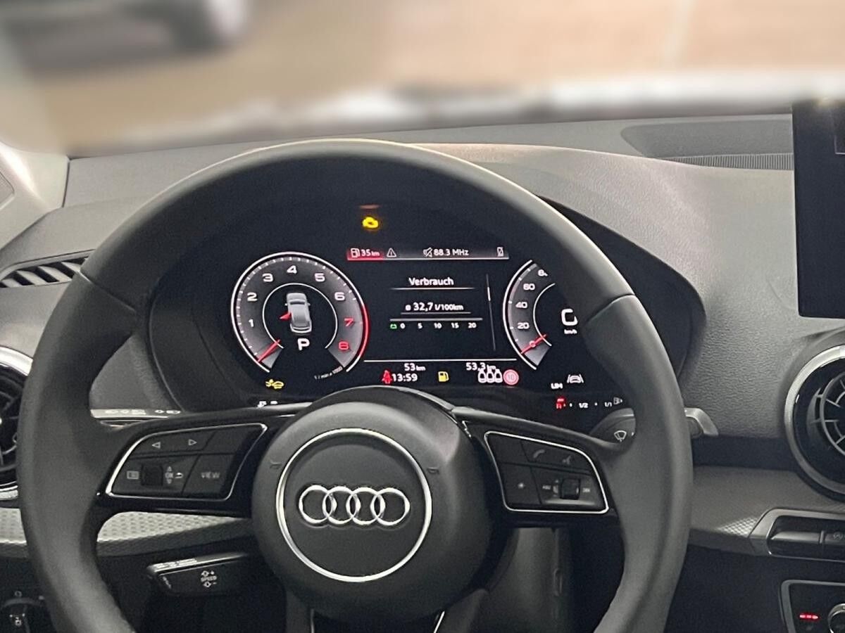 Audi Q2 S line S line Matrix LED AHK Smartph.Interface Assistenzp. Parken