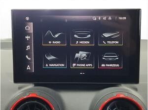 Audi Q2 35 TFSI S line S tronic Matrix LM 19" RFK DAB