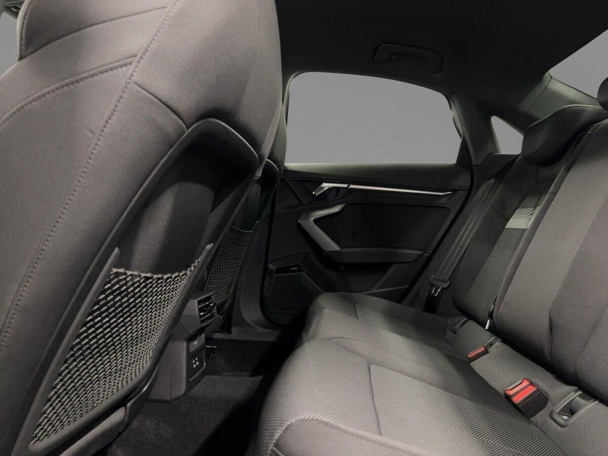 Audi A3 Limousine S line 30 TFSI 6-G. SONOS RFK NAVI