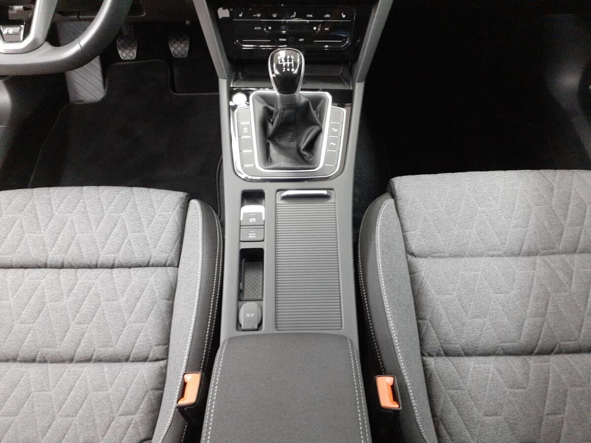 Volkswagen Passat Variant 2.0TDI Business *Navi*LED*R-Line