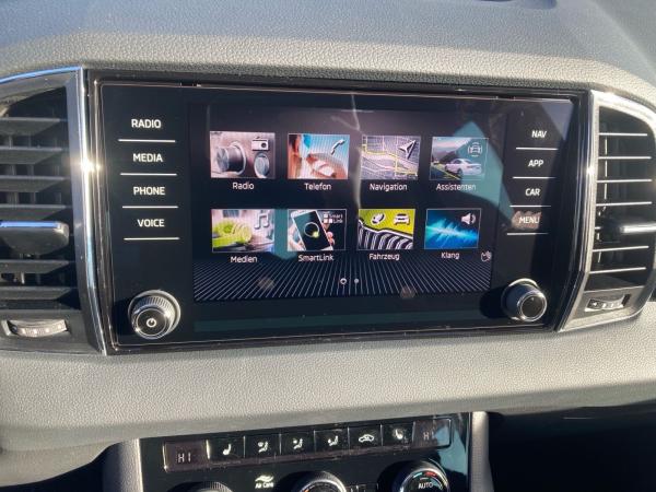 Skoda Karoq Tour 1,5TSI DSG ACC Varioflex Kamera AHK *SOFORT VERFÜGBAR*