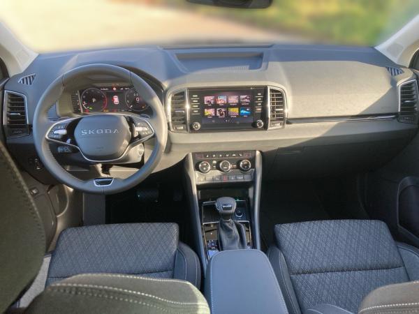 Skoda Karoq Tour 1,5TSI DSG ACC Varioflex Kamera AHK *SOFORT VERFÜGBAR*