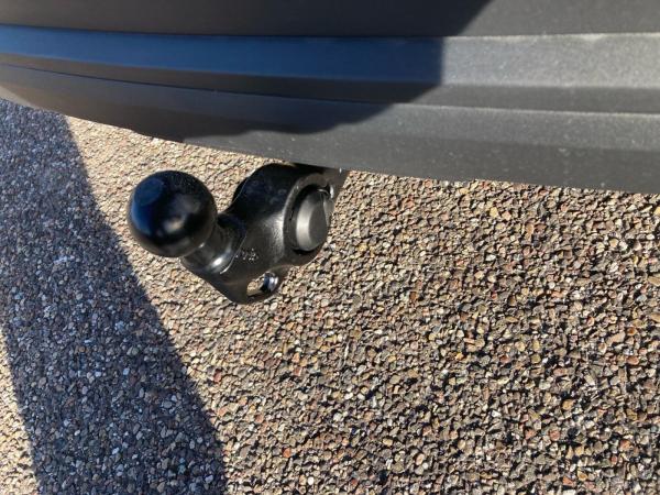 Skoda Karoq Tour 1,5TSI DSG ACC Varioflex Kamera AHK *SOFORT VERFÜGBAR*