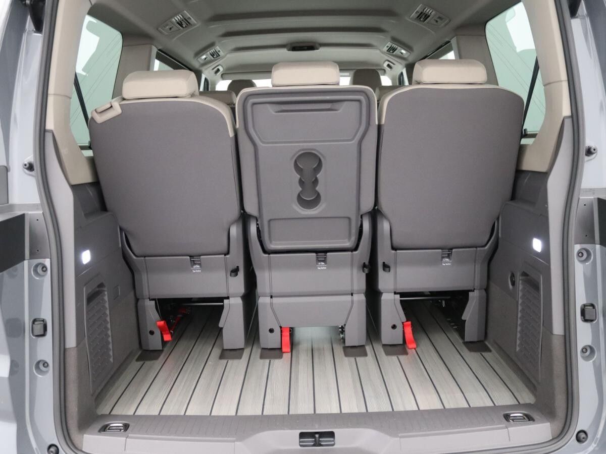 Volkswagen Multivan lang DSG/ Navi, 7Sitze, AppConnect, LED