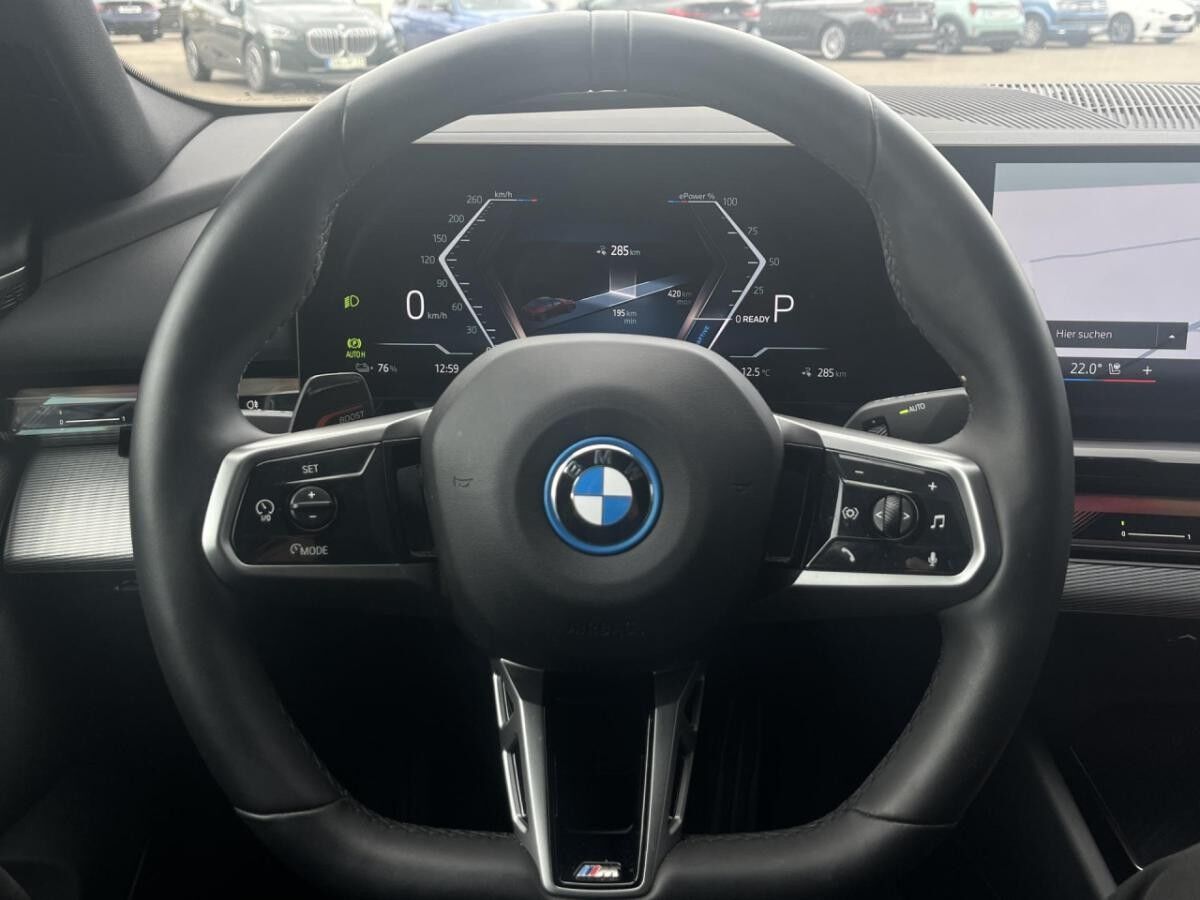 BMW i5 e40 M Sport ACC SurView HUD B+W AHK 21"