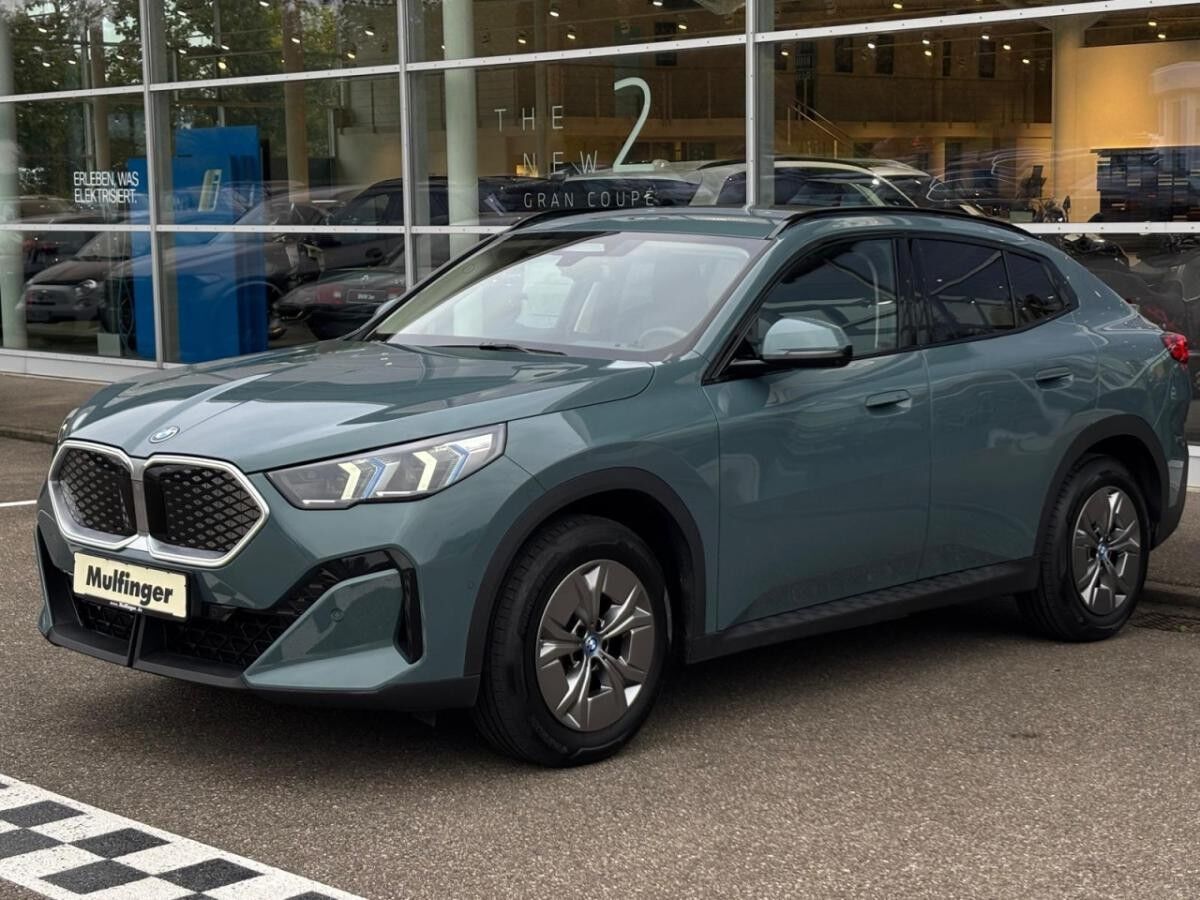 BMW iX2 x30 HUD ACC SurView LiveProf.Ha/Ka.AktivSitz