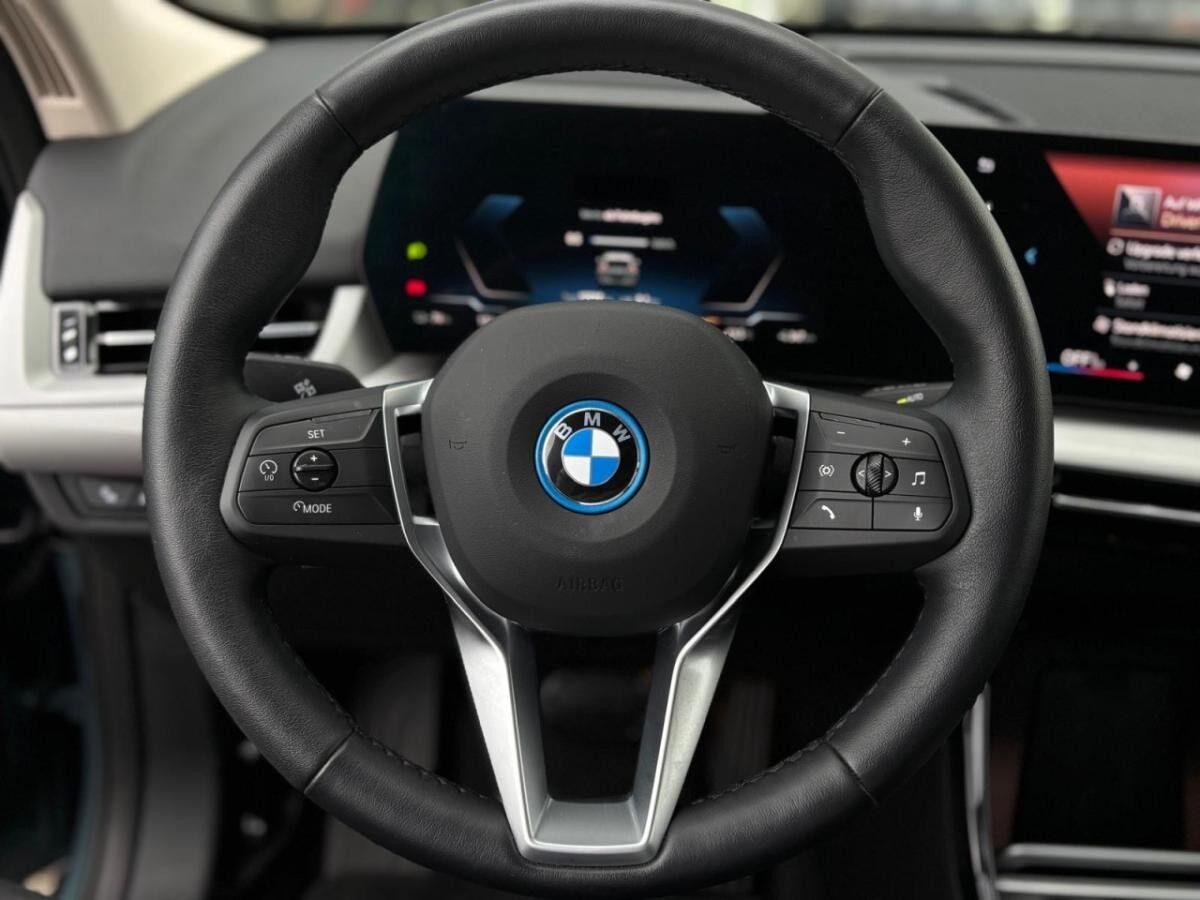 BMW iX2 x30 HUD ACC SurView LiveProf.Ha/Ka.AktivSitz