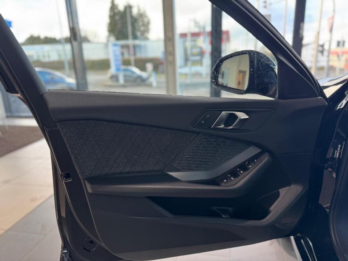 BMW 118 d Aut.Ad-LED Kamera Live-Widescreen Komfz.AHK