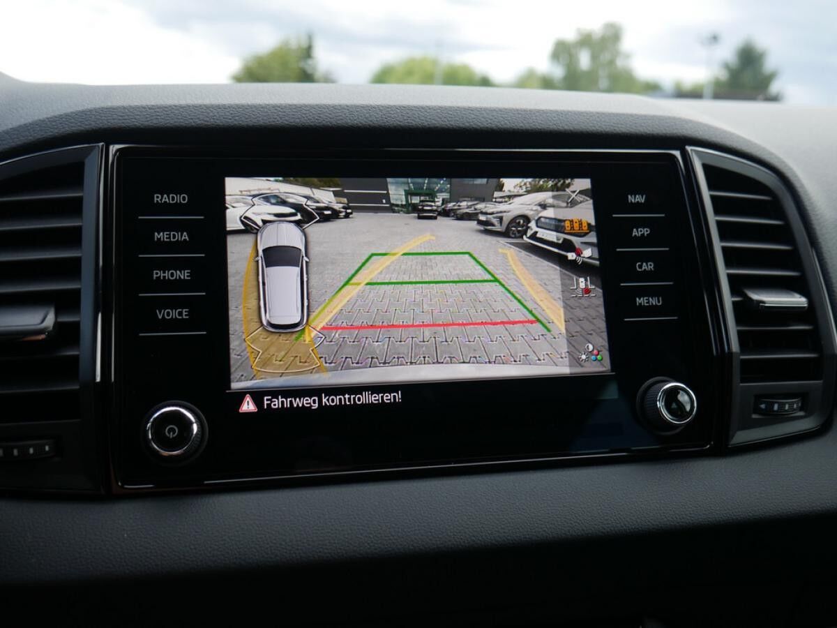 Skoda Karoq 1.5 TSI Selection KAMERA NAVI ACC LED AHK *103*