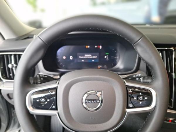 Volvo V60 Kombi Recharge Plug-In Hybrid AWD Plus Dark