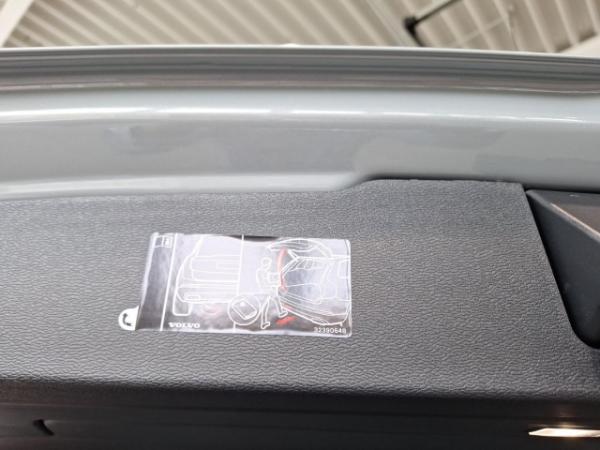 Volvo V60 Kombi Recharge Plug-In Hybrid AWD Plus Dark