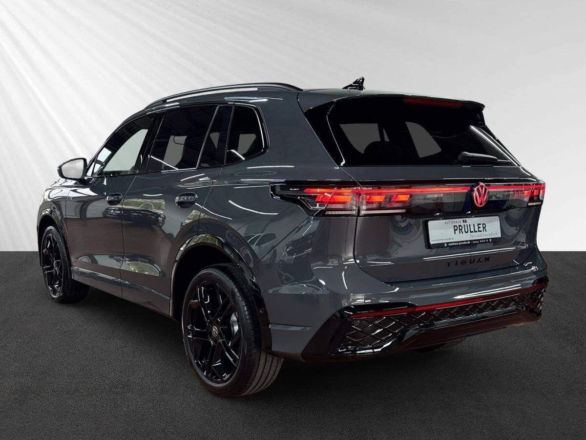 Volkswagen Tiguan R-Line 2.0 TDI SCR DSG 4MOTION Matrix + Pano + AHK Gewerbekunden