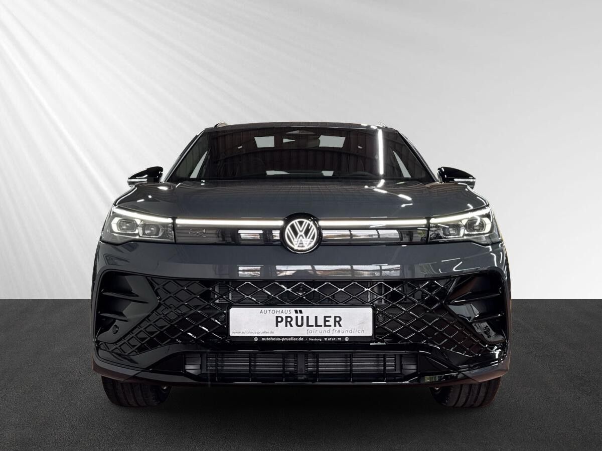 Volkswagen Tiguan R-Line 2.0 TDI SCR DSG 4MOTION Matrix + Pano + AHK Gewerbekunden