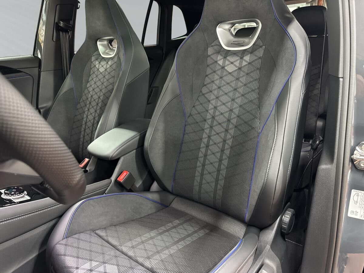 Volkswagen Tiguan R-Line 2.0 TDI SCR DSG 4MOTION Matrix + Pano + AHK Gewerbekunden