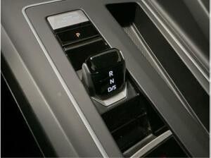 Volkswagen Golf VIII 1.5 eTSI Lim. Active ACC LED Navi Virt