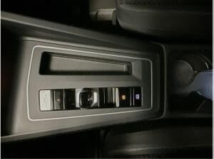 Volkswagen Golf VIII 1.5 eTSI Lim. Active ACC LED Navi Virt