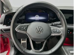 Volkswagen Golf VIII Lim. 1.5 eTSI DSG Active LED RFK Sitzh