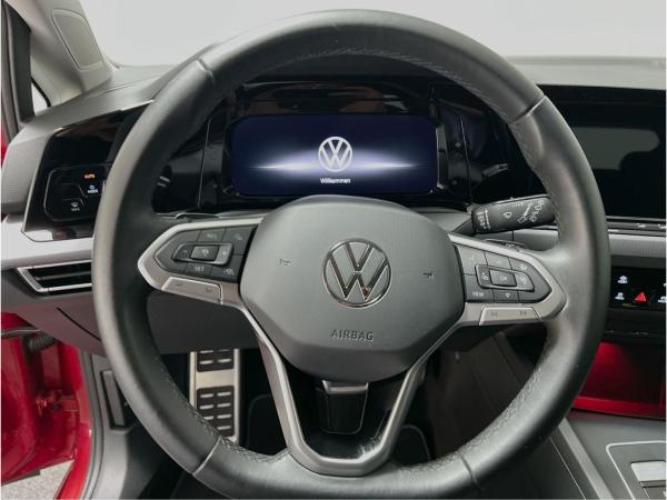 Volkswagen Golf VIII Lim. 1.5 eTSI DSG Active LED RFK Sitzh