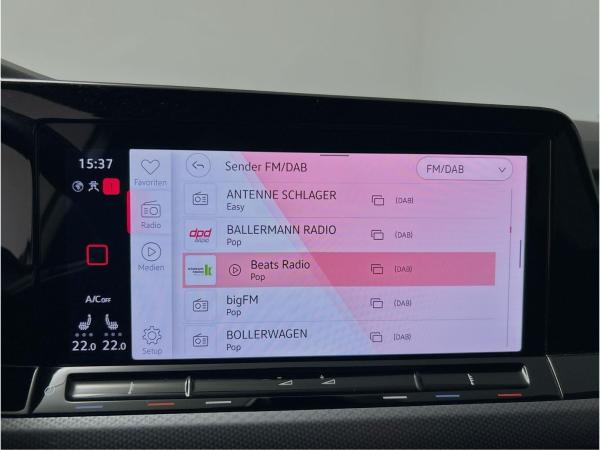 Volkswagen Golf VIII Lim. 1.5 eTSI DSG Active LED RFK Sitzh