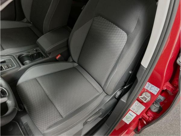 Volkswagen Golf VIII Lim. 1.5 eTSI DSG Active LED RFK Sitzh