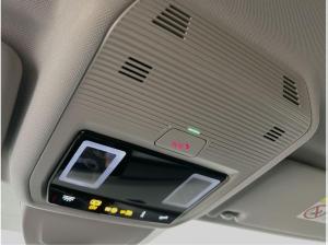 Volkswagen Golf VIII Lim. 1.5 eTSI DSG Active LED RFK Sitzh