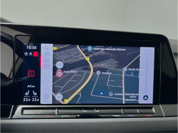 Volkswagen Golf VIII Lim. 1.5 eTSI DSG Active LED RFK Sitzh