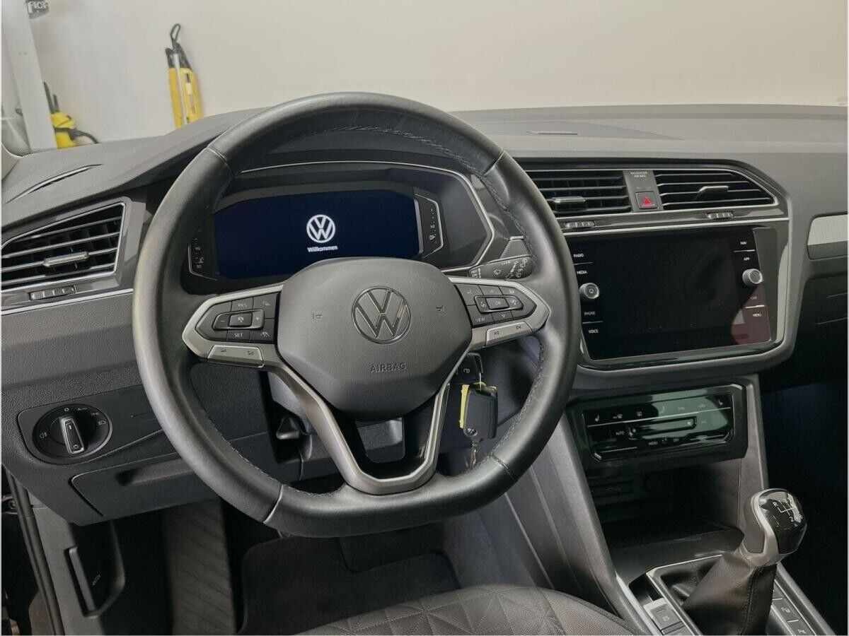 Volkswagen Tiguan 1.5 TSI Life Black ACC AHK LED Navi Virt