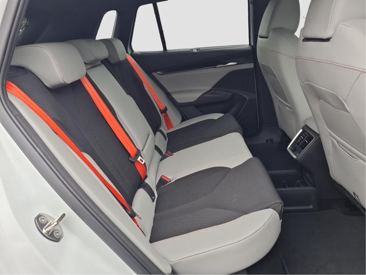 Skoda Elroq 85 First Edition II h AHK WPump