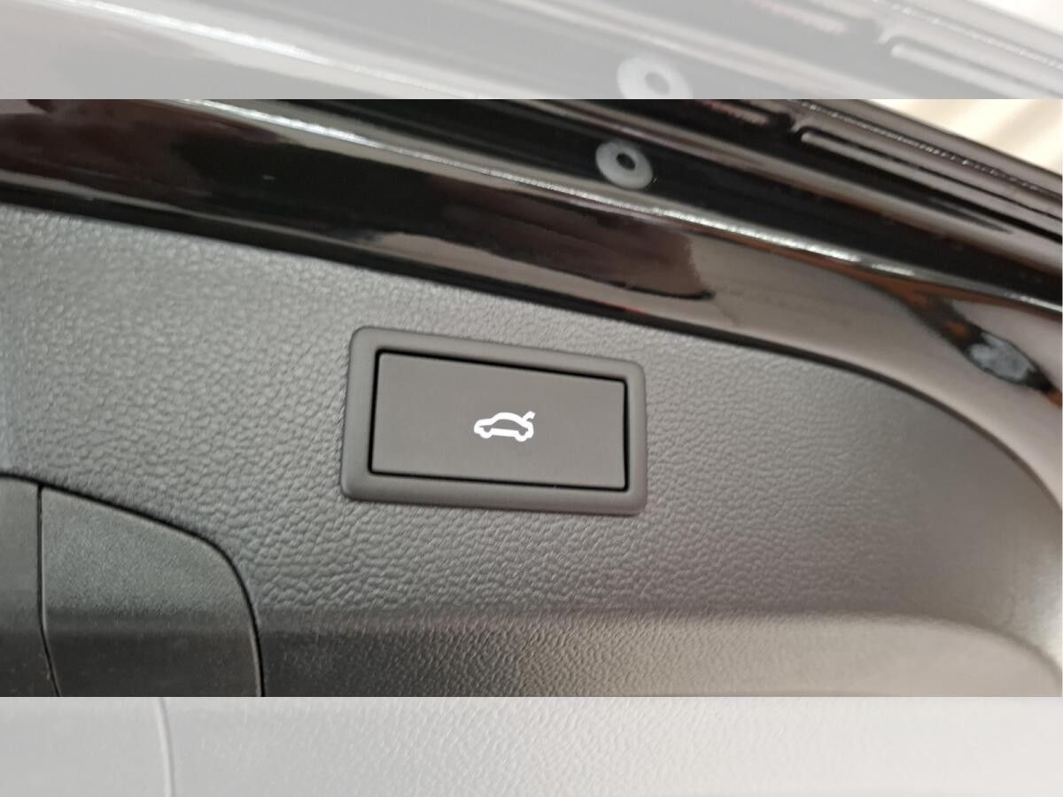 Skoda Superb Combi 193 PS Sportline 4x4 AHK Navi