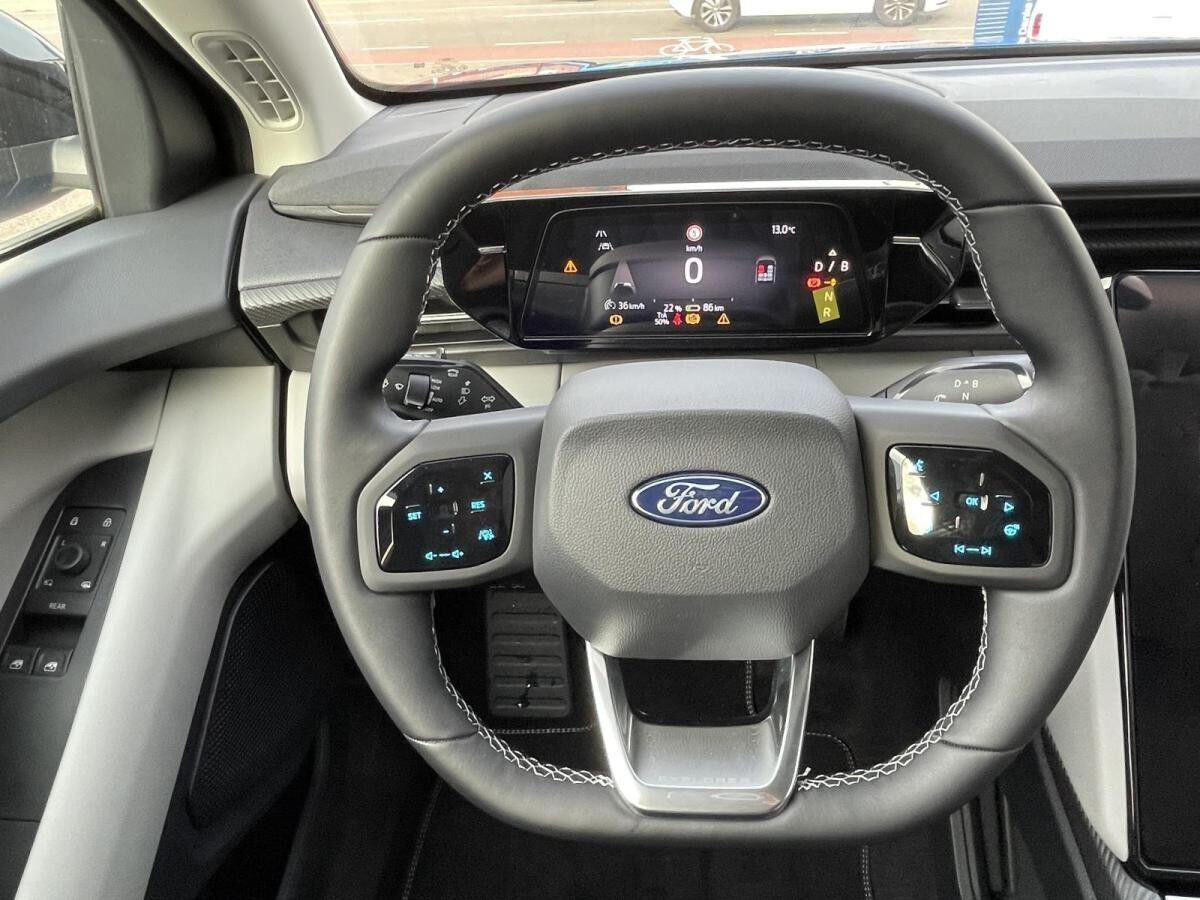 Ford Explorer Premium * Sofort Verfügbar *