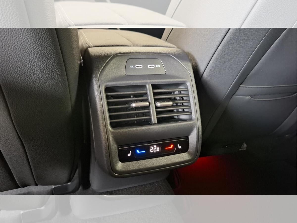 Skoda Superb Combi 193 PS Sportline 4x4 AHK Navi