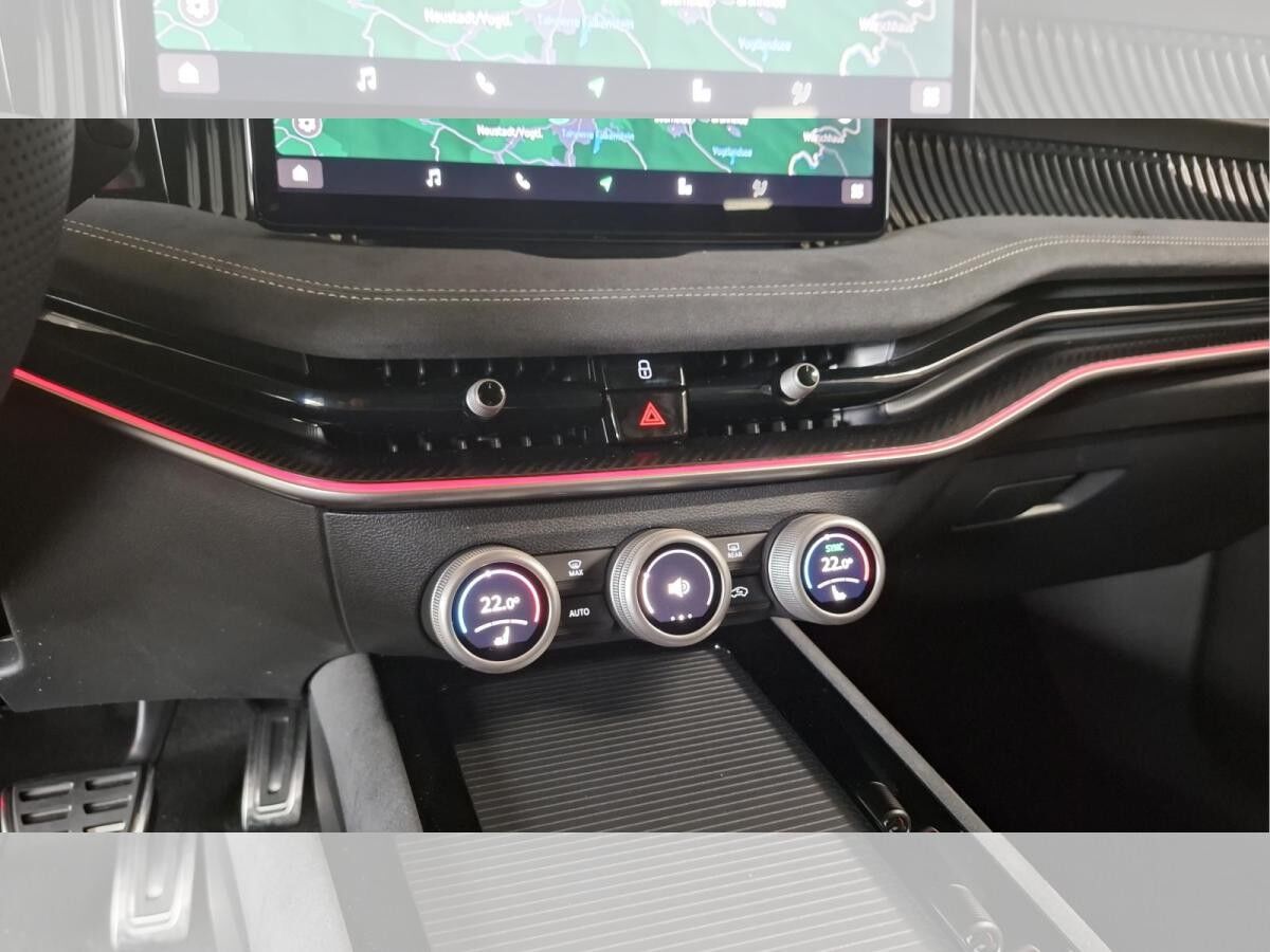 Skoda Superb Combi 193 PS Sportline 4x4 AHK Navi